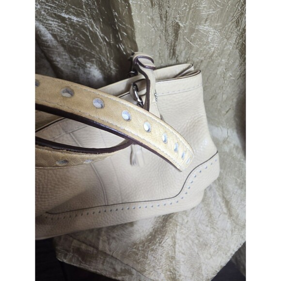 Vintage Coach Legacy Pebbled Leather Tote – Style L043-5056 – Creamy Buttery Tan - Picture 15 of 16